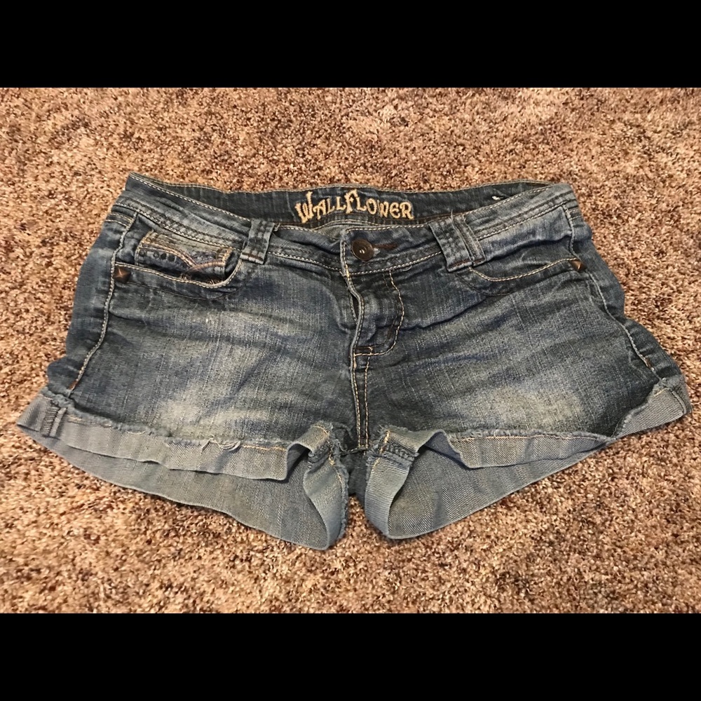 Wallflower denim shorts. Size 9